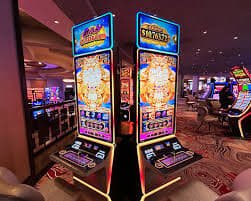 Player interface on mobile and desktop Speed Blackjack table interface showing player cards and dealer upcard